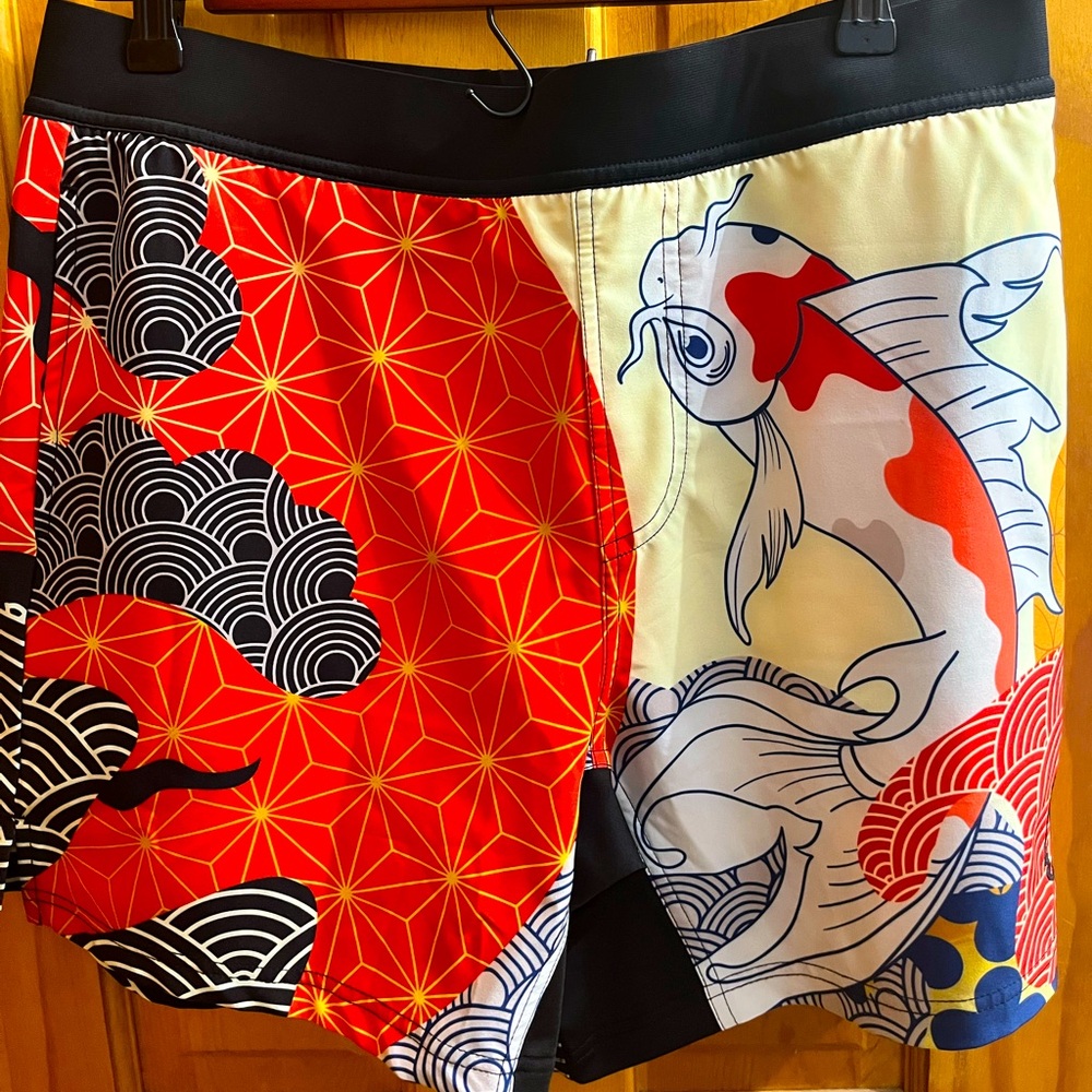Men’s TACHUNTFISH athletic shorts. Large. Koi print.